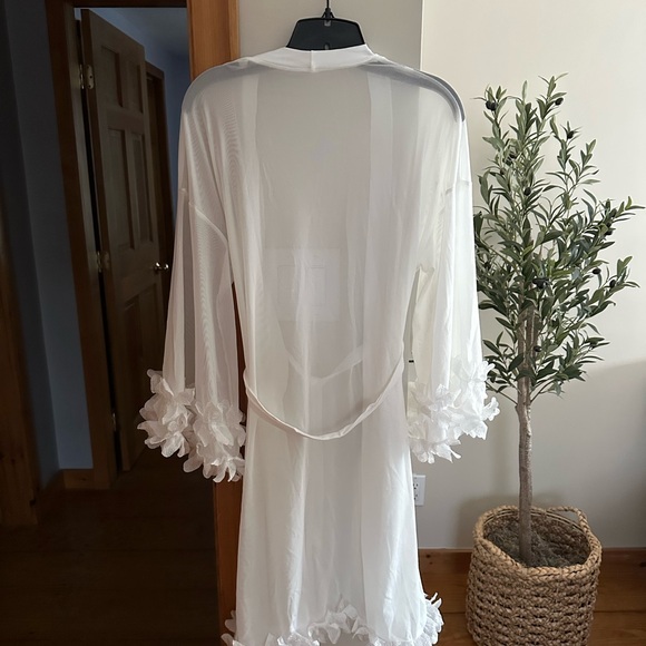 White Sheer Robe *NEW* - Picture 2 of 2